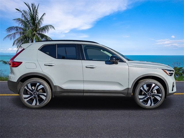 2025 Volvo XC40 Plus Dark Theme