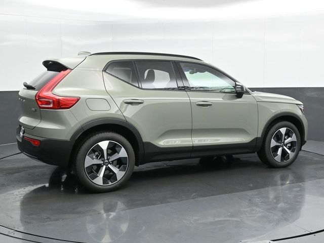 2025 Volvo XC40 Plus Dark Theme