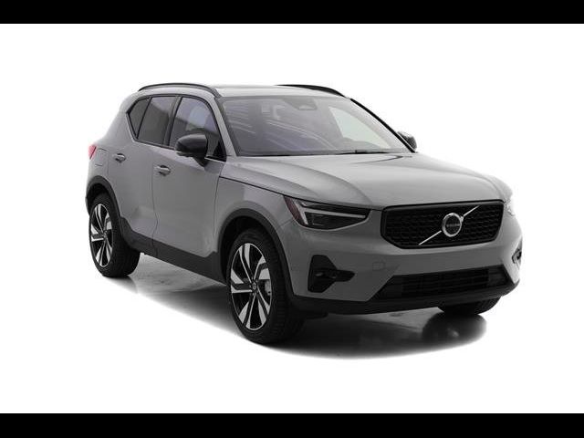 2025 Volvo XC40 Plus Dark Theme