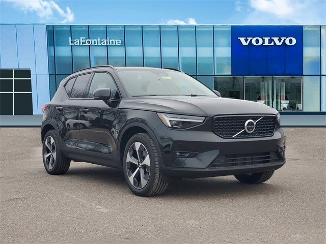 2025 Volvo XC40 Plus Dark Theme