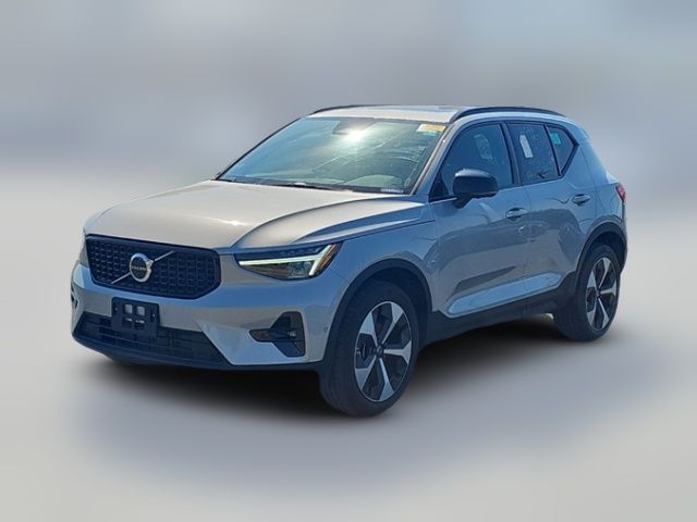 2025 Volvo XC40 Plus Dark Theme