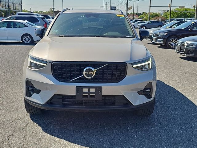 2025 Volvo XC40 Plus Dark Theme
