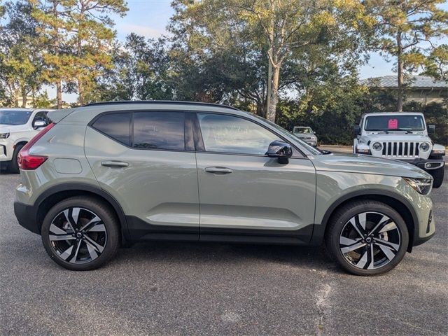 2025 Volvo XC40 Plus Dark Theme