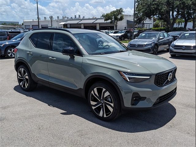 2025 Volvo XC40 Plus Dark Theme