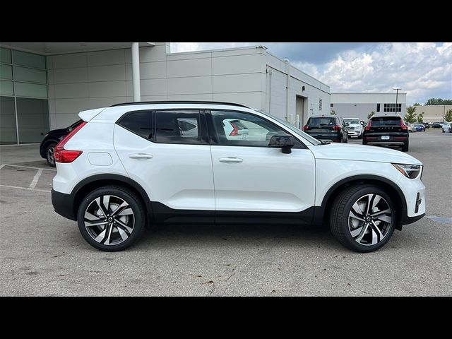 2025 Volvo XC40 Plus Dark Theme