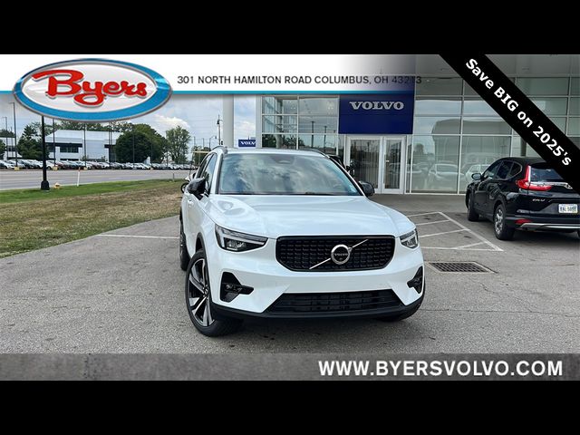 2025 Volvo XC40 Plus Dark Theme