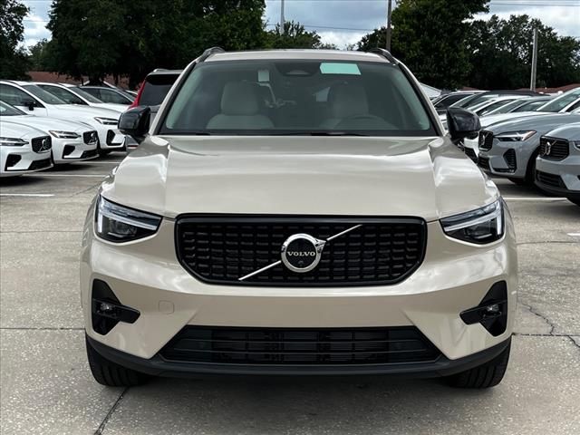 2025 Volvo XC40 Plus Dark Theme