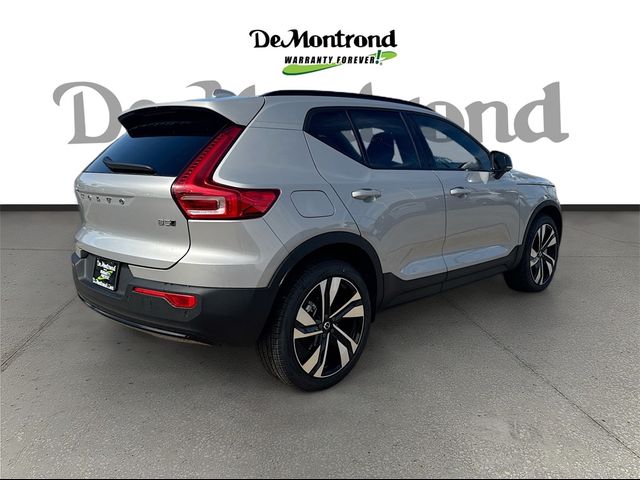 2025 Volvo XC40 Plus Dark Theme