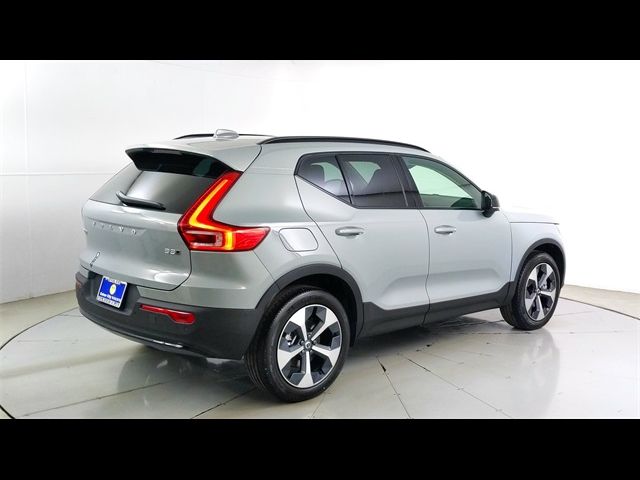 2025 Volvo XC40 Plus Dark Theme