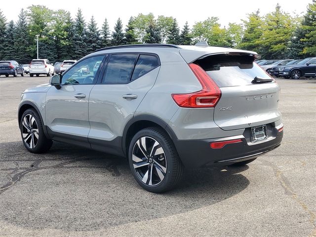 2025 Volvo XC40 Plus Dark Theme