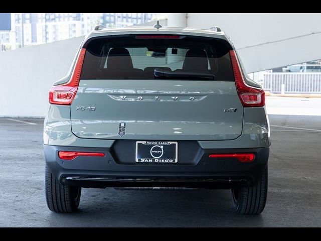 2025 Volvo XC40 Plus Dark Theme