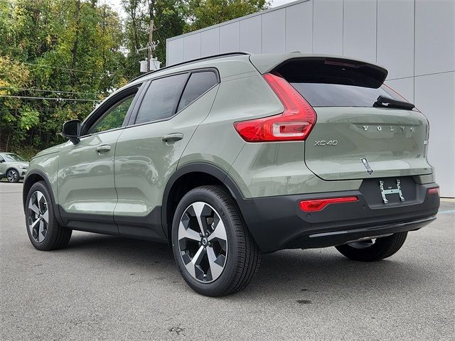 2025 Volvo XC40 Plus Dark Theme