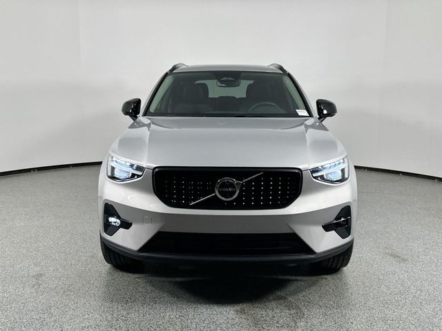 2025 Volvo XC40 Plus Dark Theme