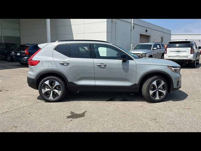 2025 Volvo XC40 Plus Dark Theme