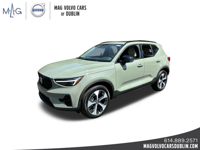 2025 Volvo XC40 Plus Dark Theme