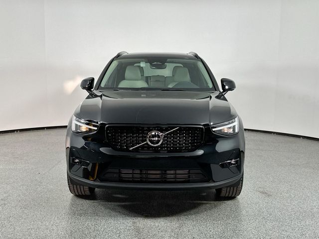 2025 Volvo XC40 Plus Dark Theme