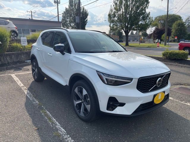 2025 Volvo XC40 Plus Dark Theme