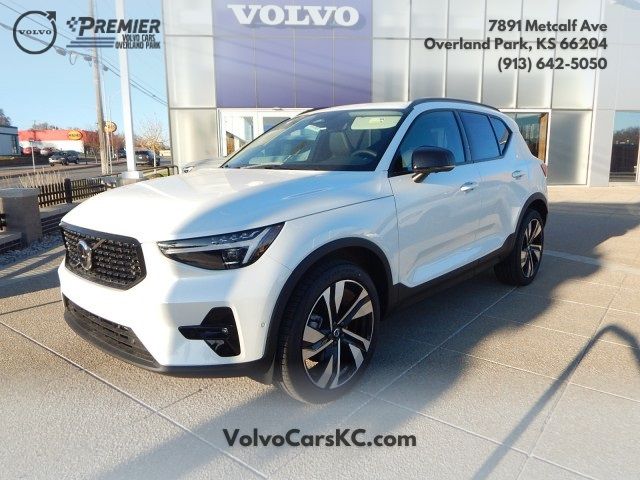 2025 Volvo XC40 Plus Dark Theme