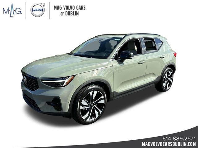 2025 Volvo XC40 Plus Dark Theme