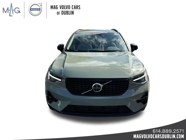 2025 Volvo XC40 Plus Dark Theme