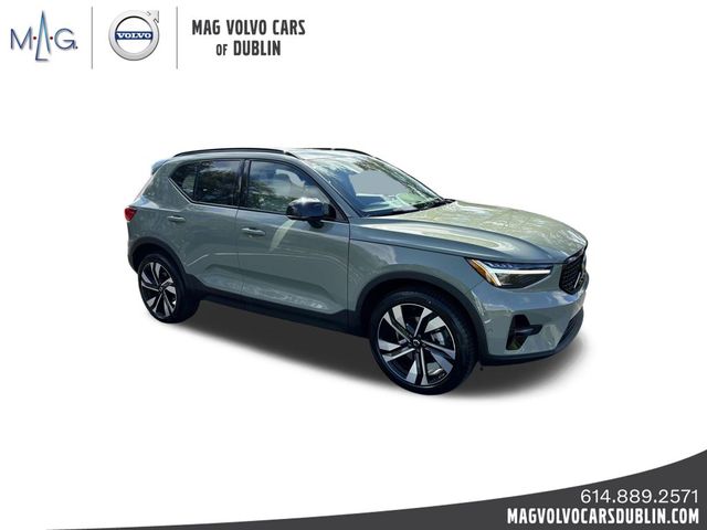 2025 Volvo XC40 Plus Dark Theme