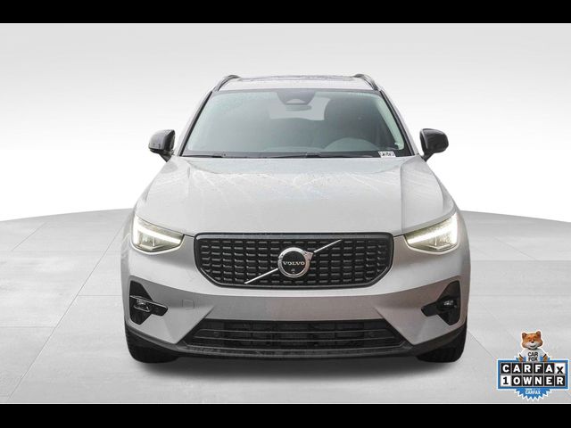 2025 Volvo XC40 Plus Dark Theme