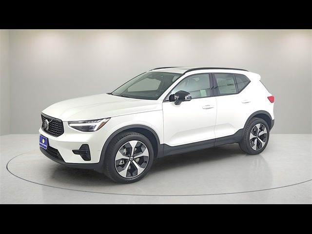 2025 Volvo XC40 Plus Dark Theme