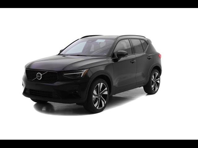 2025 Volvo XC40 Plus Dark Theme