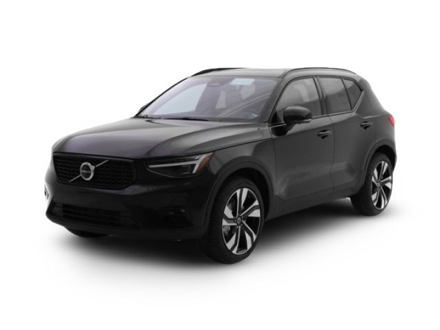 2025 Volvo XC40 Plus Dark Theme