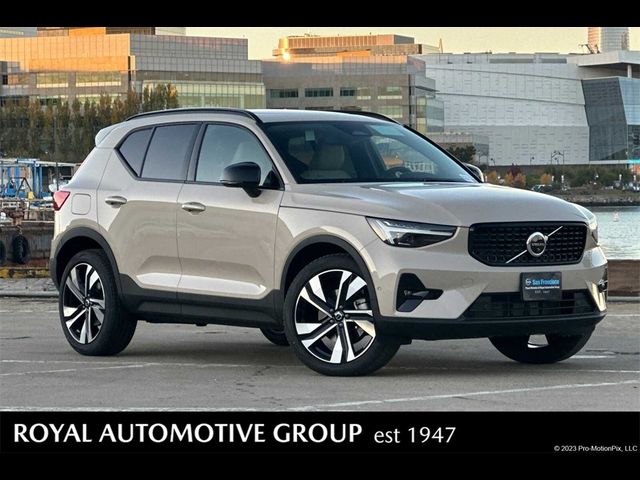 2025 Volvo XC40 Plus Dark Theme