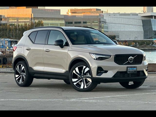 2025 Volvo XC40 Plus Dark Theme