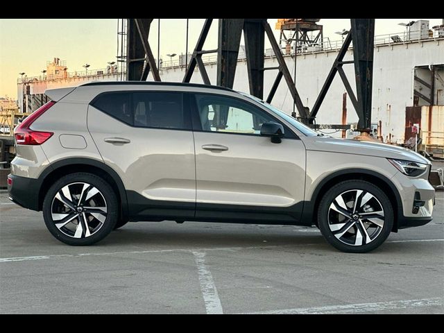 2025 Volvo XC40 Plus Dark Theme