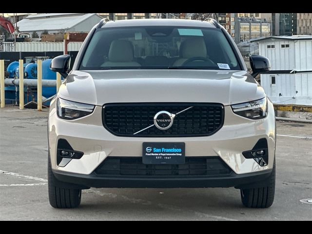 2025 Volvo XC40 Plus Dark Theme