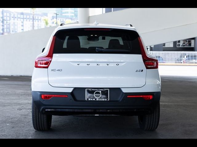 2025 Volvo XC40 Plus Dark Theme