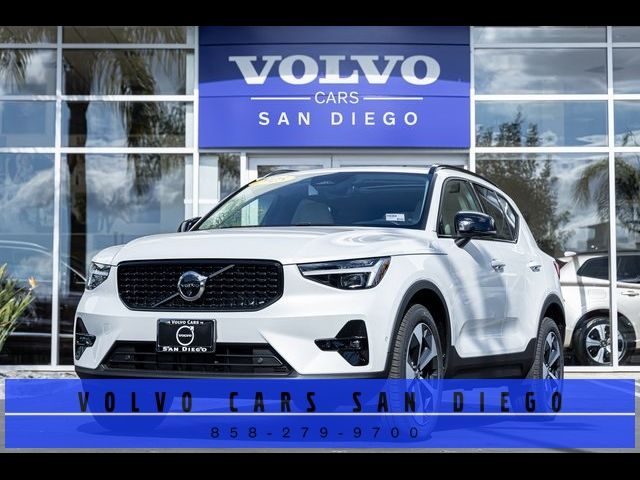 2025 Volvo XC40 Plus Dark Theme