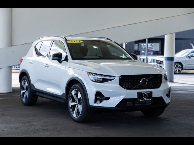 2025 Volvo XC40 Plus Dark Theme