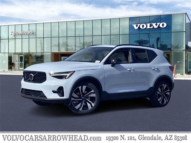 2025 Volvo XC40 Plus Dark Theme