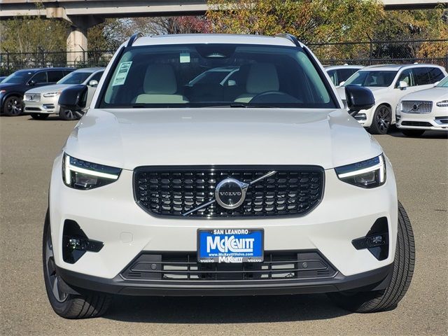 2025 Volvo XC40 Plus Dark Theme