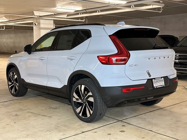 2025 Volvo XC40 Plus Dark Theme