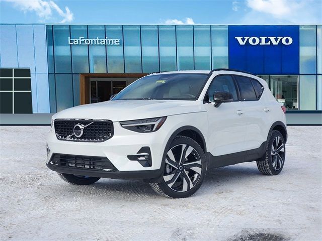 2025 Volvo XC40 Plus Dark Theme