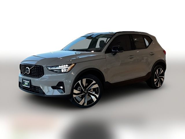 2025 Volvo XC40 Plus Dark Theme