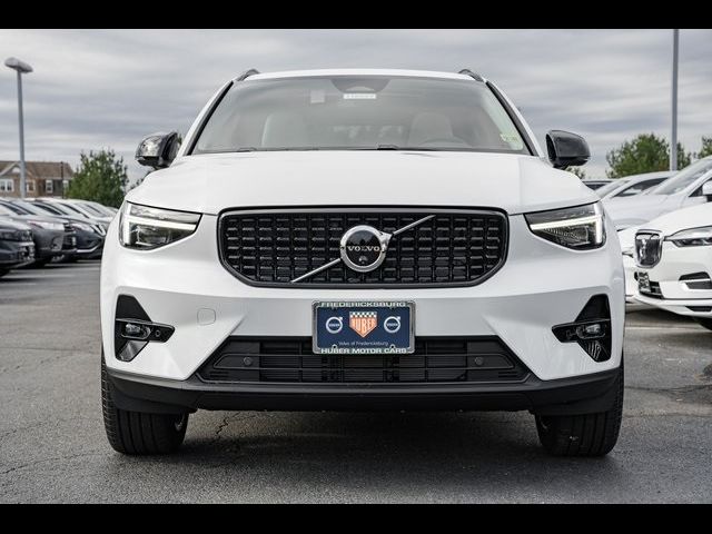 2025 Volvo XC40 Plus Dark Theme