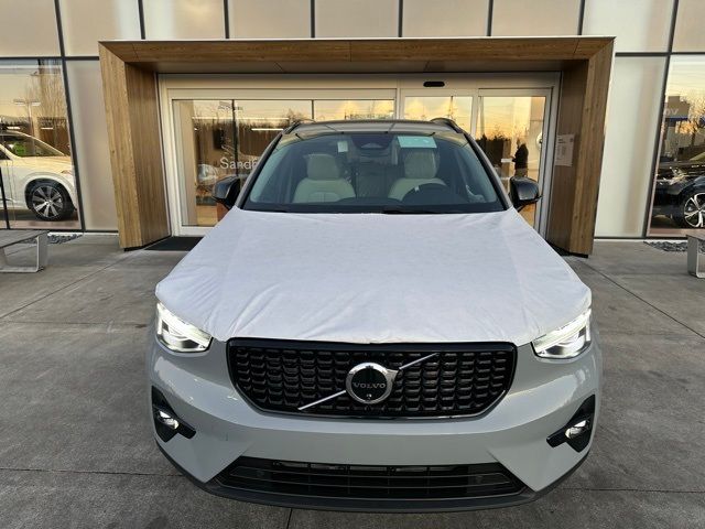 2025 Volvo XC40 Plus Dark Theme