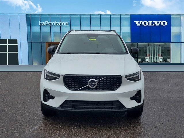 2025 Volvo XC40 Plus Dark Theme