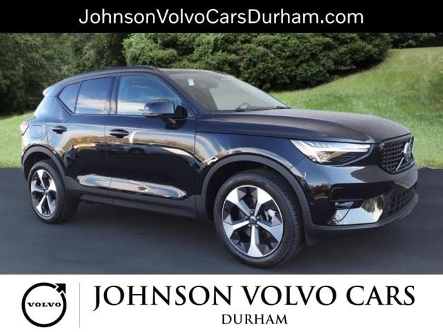 2025 Volvo XC40 Plus Dark Theme