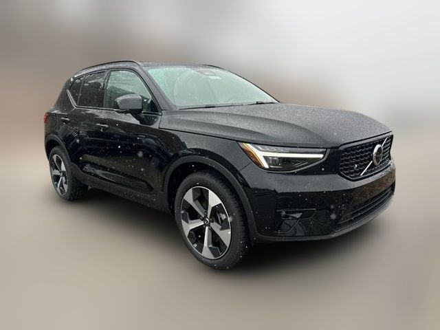 2025 Volvo XC40 Plus Dark Theme