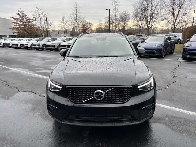 2025 Volvo XC40 Plus Dark Theme