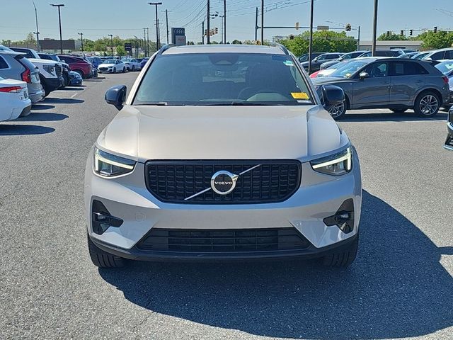 2025 Volvo XC40 Plus Dark Theme