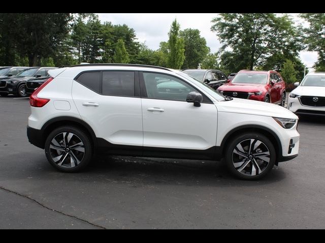 2025 Volvo XC40 Plus Dark Theme