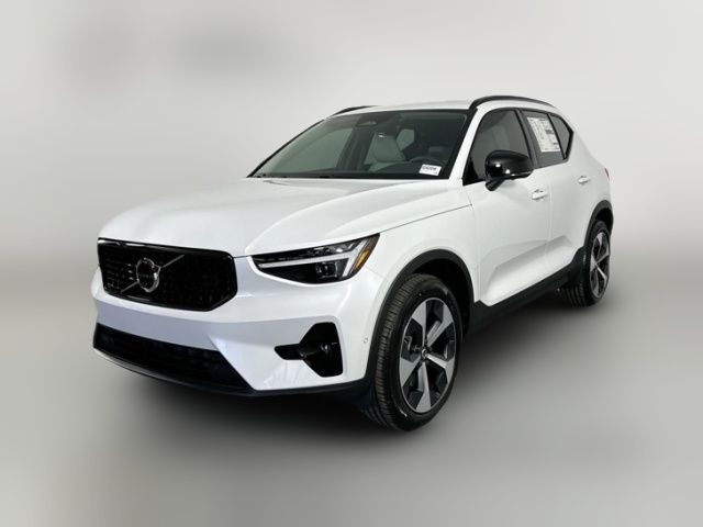 2025 Volvo XC40 Plus Dark Theme